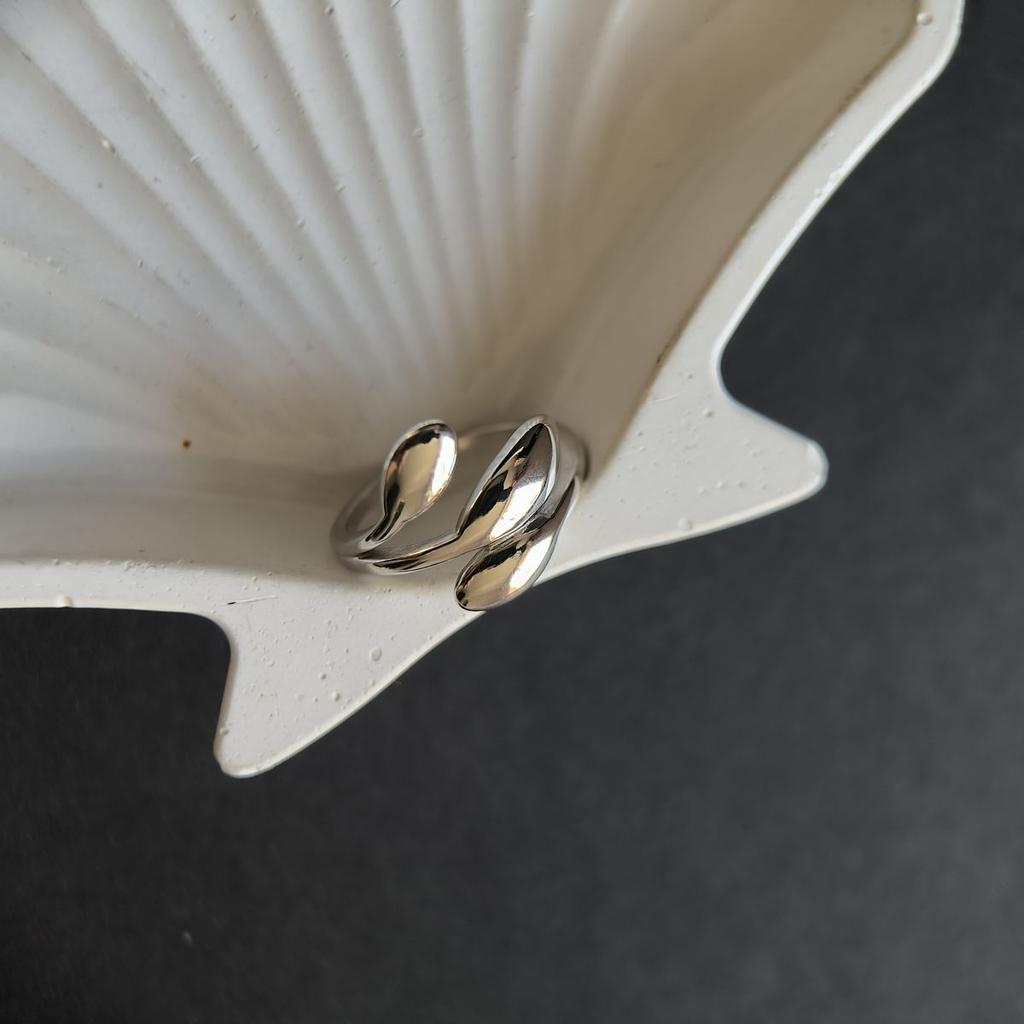 Серебряное кольцо с без камней, вес изделия 2,5 гр (2185765)