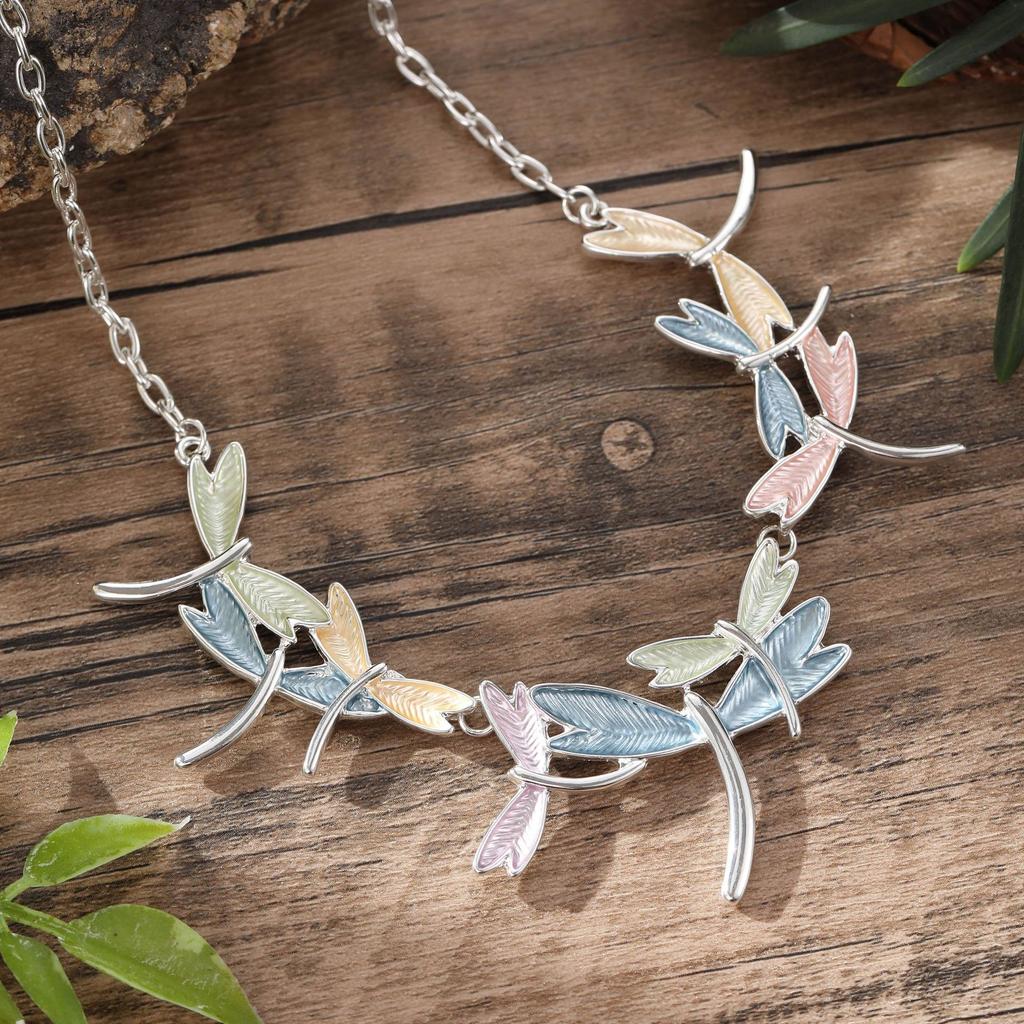 Новое цветное ожерелье с летающей стрекозой, расписанное маслом, летнее маленькое свежее женское простое универсальное ожерелье со стрекозой