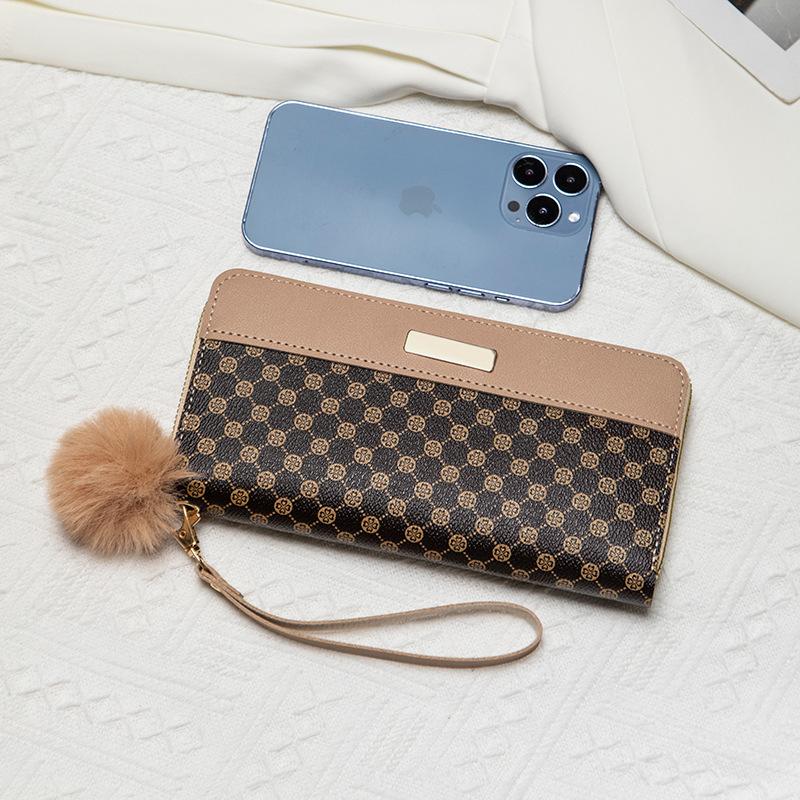 Женский длинный двухслойный кошелек с цветными блоками, летний новый, персонализированный, с меховым помпоном, клатч для нескольких карт