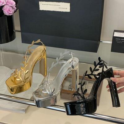 Модные высокие каблуки 2025 Новый стиль Сексуальные светские Львицы Подиум Лист и Открытый Носок Женские Водонепроницаемые Сандалии на Модной Платформе на Толстом Каблуке