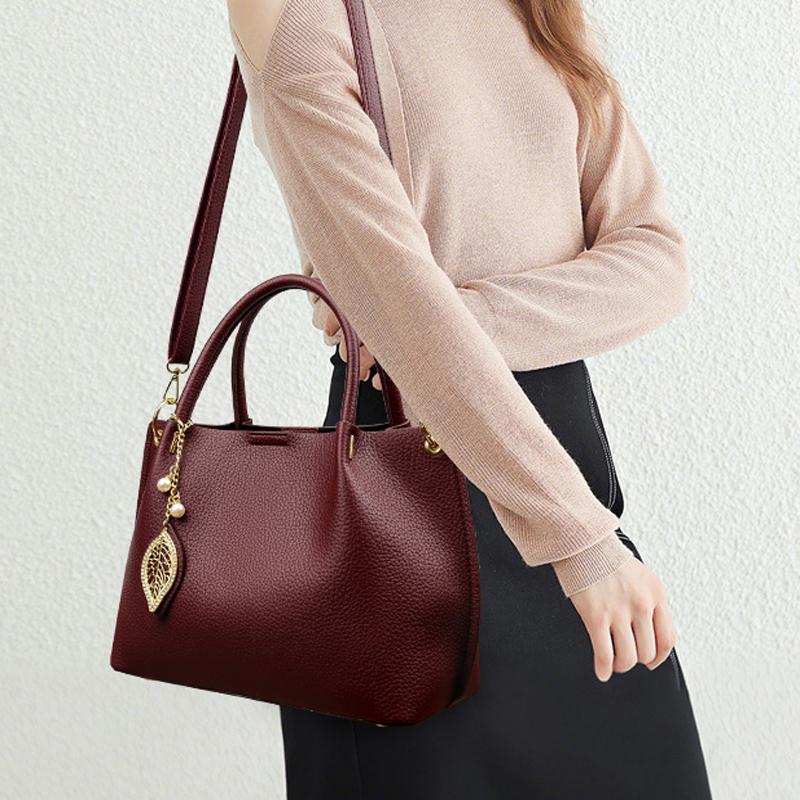 Luxury single shoulder handbag crossbody bag women's handbag 2025 designer daily commuting handbag high-quality bag