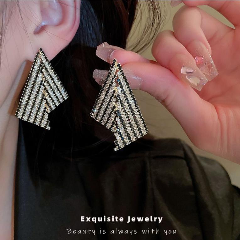 Черные длинные серьги женские 2024 новая волна корейские онлайн знаменитости темперамент знаменитости преувеличенные модные серьги