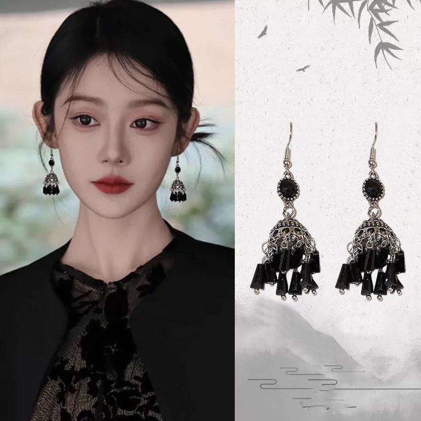 Геометрические серьги в древнем стиле: Элегантный дизайн для женских аксессуаров к ципао