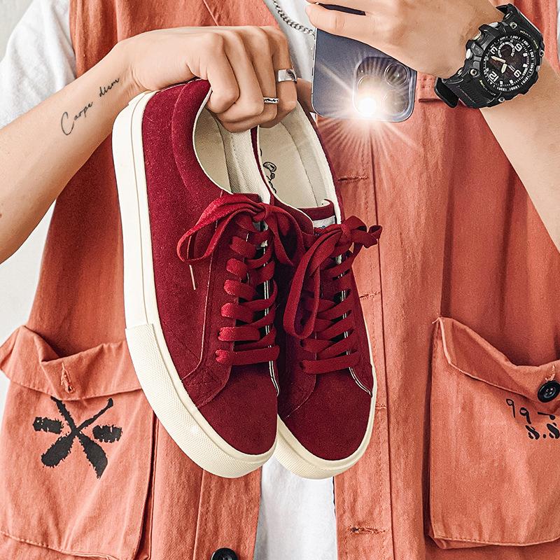 Модная мужская обувь, дизайн меньшинства, повернуть мех, вино, повседневная спортивная обувь для скейтборда, осенняя дышащая тенденция с модной обувью