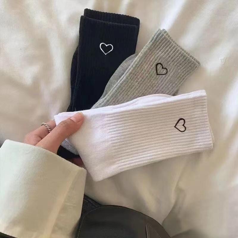 Women Solid Color Love Heart Black White Sports Short Socks Fashion Cute Lady Girl Ankle Socks Low Tube Boat Socks