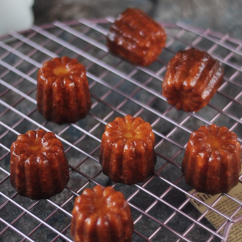 Форма для кексов-канале CHEFMADE, Антипригарная форма для выпечки, 32,7*25,9*3,6 см, Формочки: 3,5*3,0 см (20 чашек)