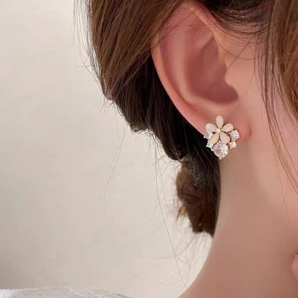 Серьги-пусеты S925 с цветком маргаритки – Haniel – из Кореи