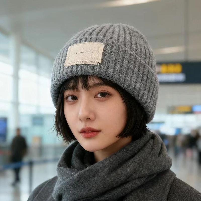 Keep warm and show your face Small wool hat Big head circumference Versatile ear protector Knitted hat Student Korean version Cold hat tide