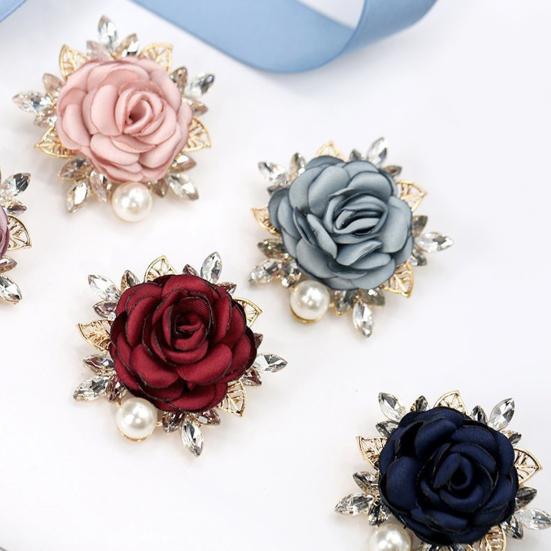Женская брошь 3D Rose Leaf Искусственный жемчуг Стразы Лацкан Воротник Булавка Сумка Шарф Шляпа Украшение Брошь Выпускной Вечеринка Ювелирные изделия