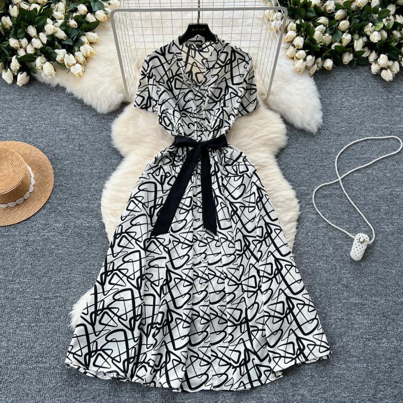 Summer new French retro wind collar single-breasted short-sleeved printing waist and thin temperament elegant dress long dress