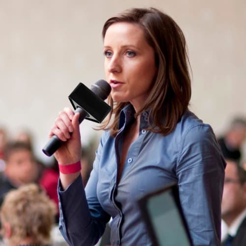 EXCEART Interview Microphone Flags, ABS Injection Molded Triangle Microphone Flags for Advertising and Image Enhancement, Set of 2 (Black)