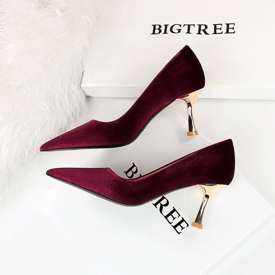 Модные банкетные туфли на высоком каблуке, замшевые одинарные туфли с острым носком и металлическим каблуком
