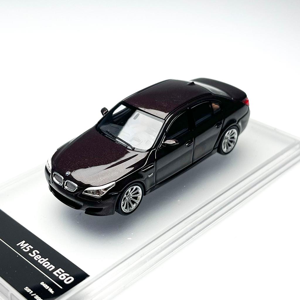 KING MODEL Литая модель 1/64 BMW M5 E60 E61 коричневый белый Модель автомобиля Сплав BMW M5 Игрушечная модель автомобиля Предмет для коллекции и демонстрации