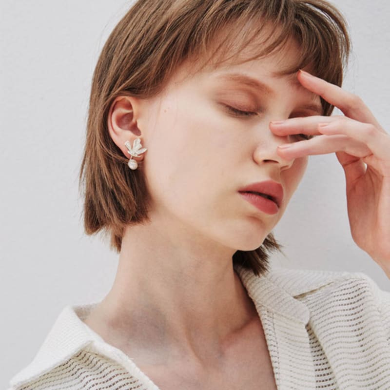 ELYONA [ELYONA] a fluer earrings