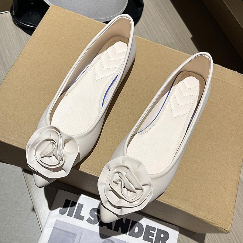 Fashion Women's Large Size Flat Shoes Autumn New Pointed Head Shallow Mouth Flower Light Soft Sole Non-slip Single Shoes