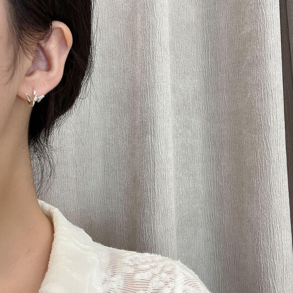 Элегантные серьги-кольца с бабочками 2024 для женщин – Высококлассный, трендовый дизайн