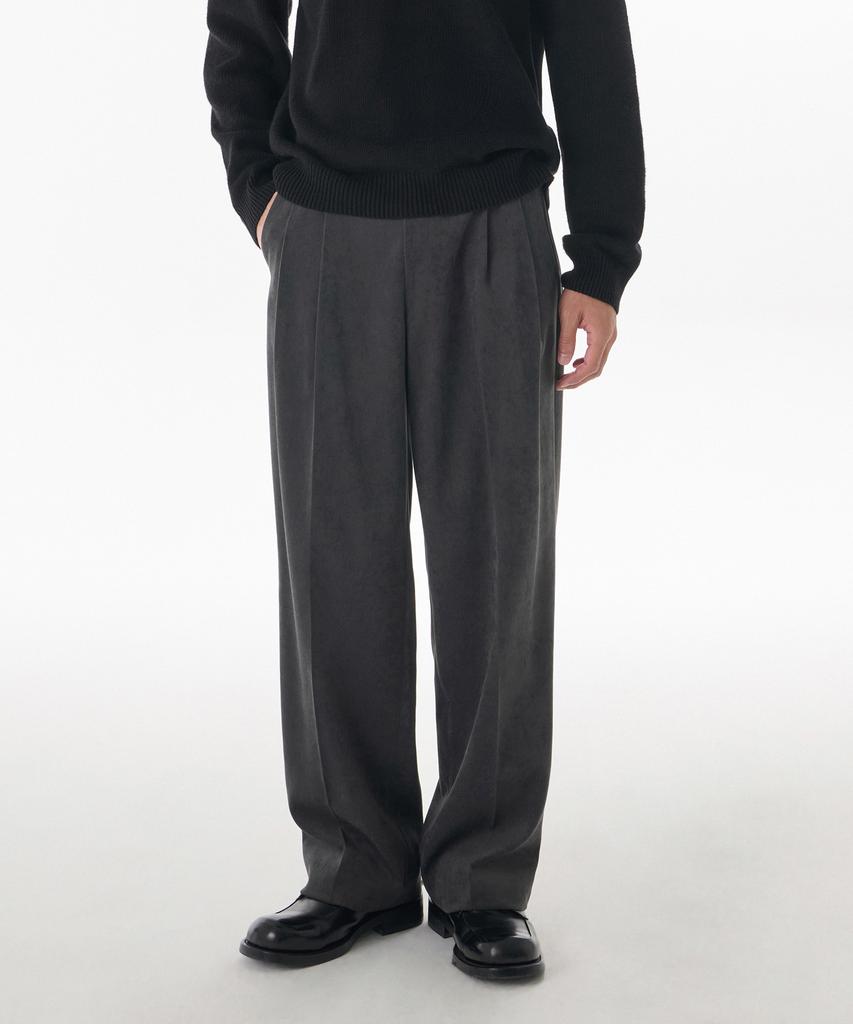 MUSINSA STANDARD Brushed Two-Tuck Wide Hidden Elastic Waist Slacks [Gunmetal]