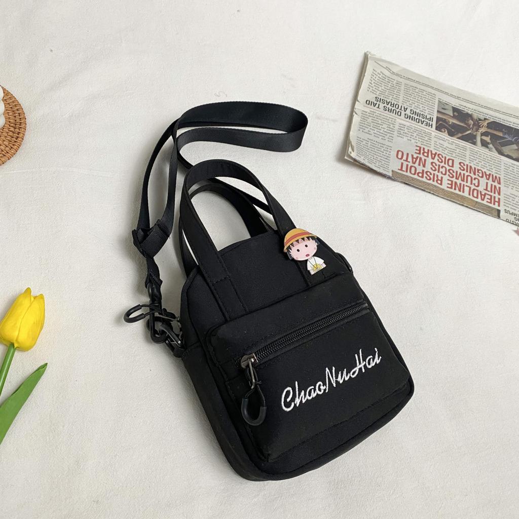 Нейлоновая маленькая сумка 2025 новая корейская версия модной сумки через плечо с надписью, повседневная универсальная спортивная сумка-мессенджер, маленькая квадратная сумка, тренд