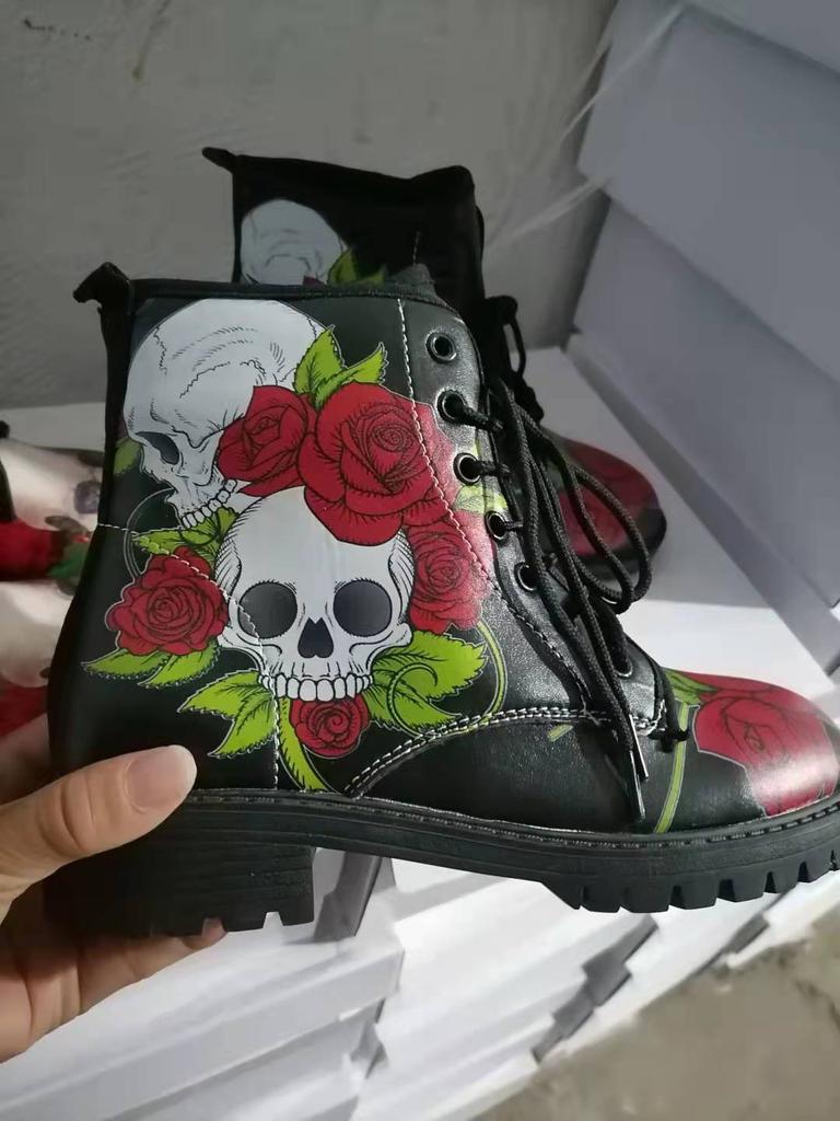 Large Size Round Head Medium Help Front Lace-Up Skull Heel Fashion Martin Boots Women