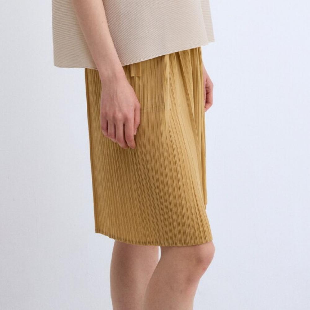 Lapli Pin Tuck Knee Length Shorts Apptm025015