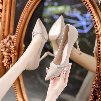 Высокие каблуки женские новые весна и осень 2025 тонкие каблуки заостренные неглубокие горлышки стразы профессиональный темперамент студенческий этикет обувь