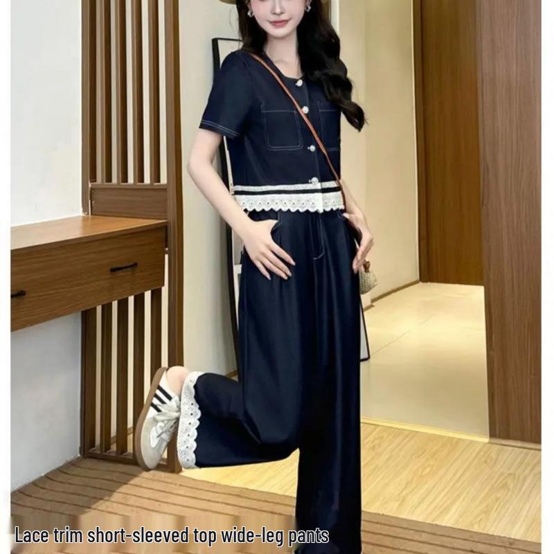 Летний джинсовый комплект из жилета с кружевной отделкой и широких брюк, 2025