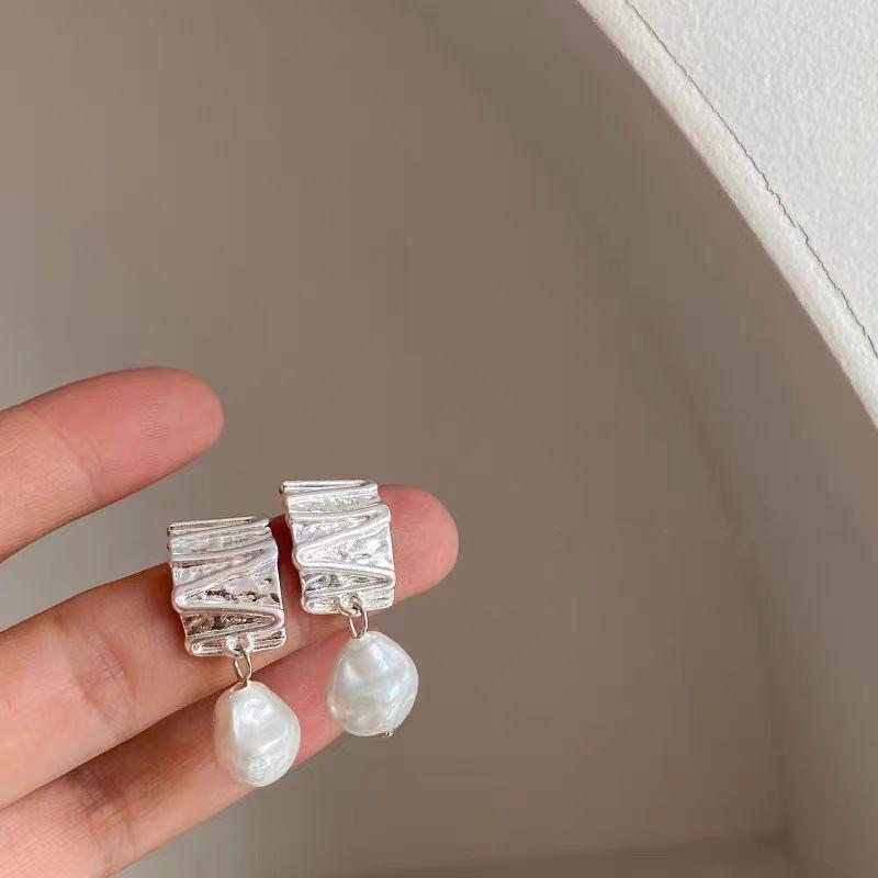 Элегантные серьги с текстурированным жемчугом S925 для женщин – простые, модные и универсальные