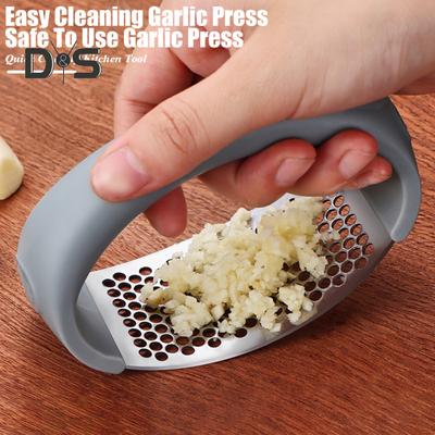 Чеснокодавка из нержавеющей стали, мясорубка, простая очистка, эргономичный рокер для легкого измельчения, кухонный гаджет для домашнего ресторана