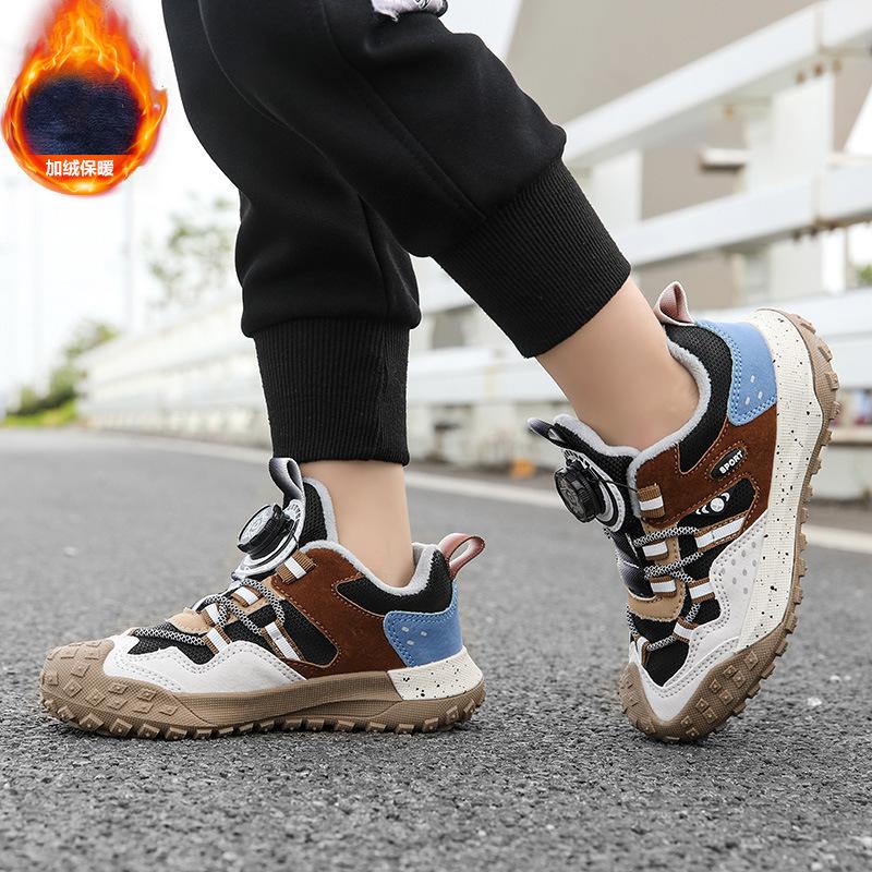 Детская обувь, спортивная обувь 2025 зима новая двуххлопковая теплая кожаная поверхность водонепроницаемая для детей среднего и старшего возраста вращающаяся кнопка нескользящая