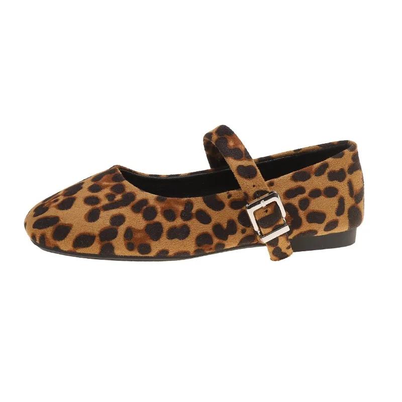 Мода 2025 Новые женские слипоны на плоской подошве с пряжкой Удобные повседневные лоферы Широкая полнота Легкие женские балетки Бестселлер