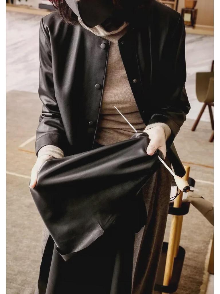 Стильная женская тонкая кожаная куртка осень/зима 2023 года с бархатом, высококачественная повседневная верхняя одежда большого размера