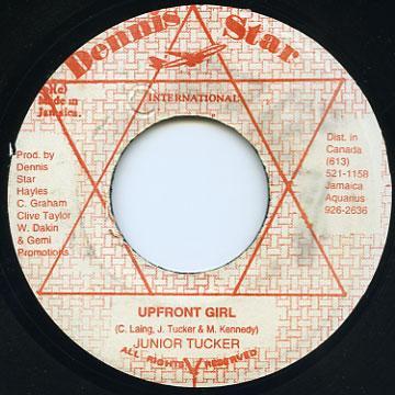 7-дюймовая пластинка JUNIOR TUCKER - Upfront Girl NONE Dennis Star Int 1995 Ямайка Регги, Ска и Даб Б/У