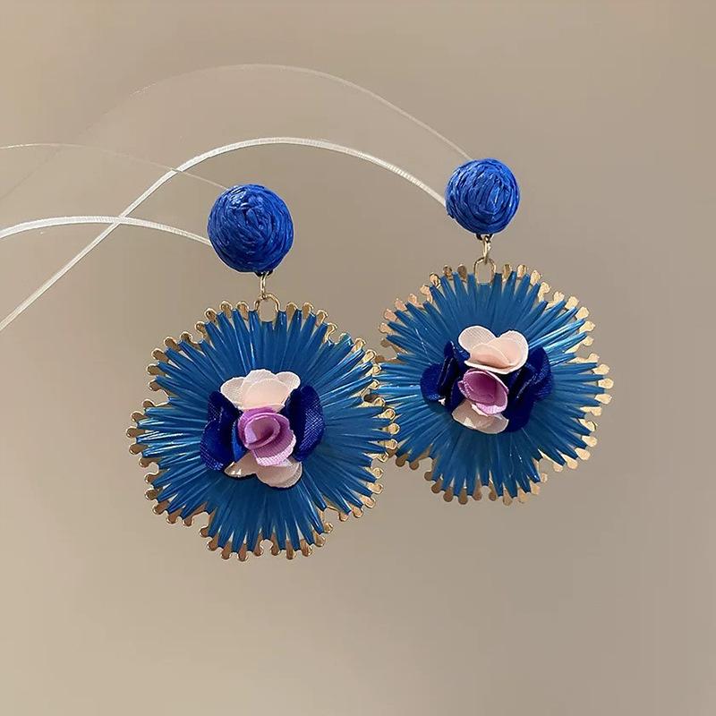 Fashion Niche Exaggerated Round Flower Earrings European American Exquisite Personalized Women Jewelry