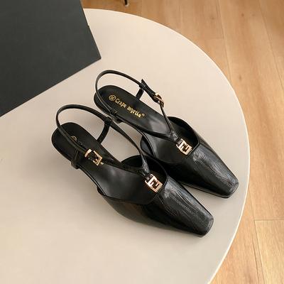 Женская обувь нового стиля с квадратным носком, каблуком-рюмочкой и босоножками с задником