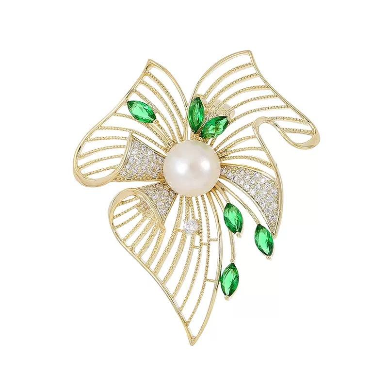 High-End Emerald Hollow Leaf Brooch Women'S High-End Design Sense Luxury Corsage Niche Suit Pin With Jewelry
