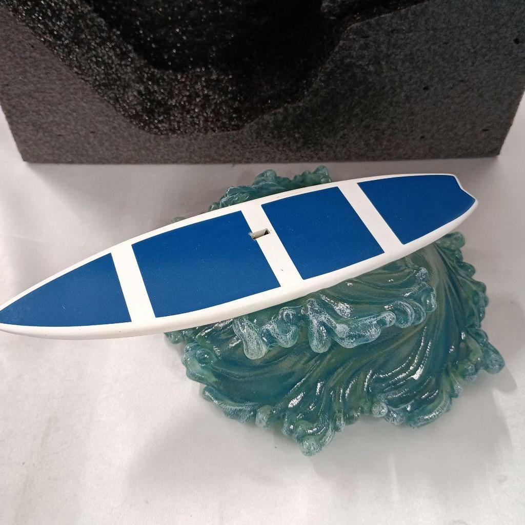 [USED] Minion Surfing Prime Collectible Figure Statue