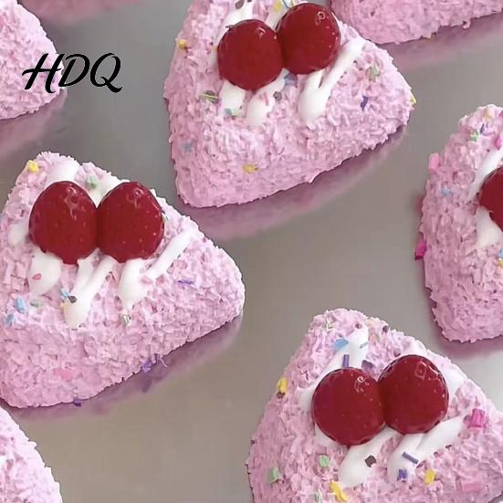 Игрушка-пирожное с медленным возвратом, клубничный крем, сжималка для снятия стресса, имитация треугольника, сенсорная, для работника дома/офиса, мягкая, эластичная, десерт, фиджет-реливер