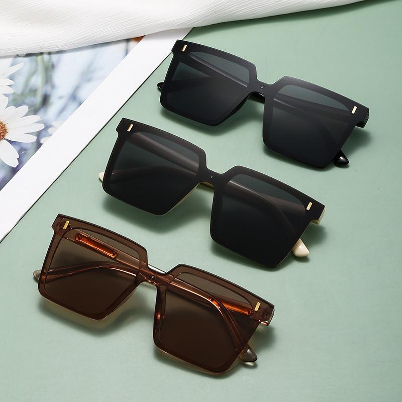 Цельные солнцезащитные очки с большой оправой, женские трендовые солнцезащитные очки с защитой от УФ-лучей, оправы и солнцезащитные очки.