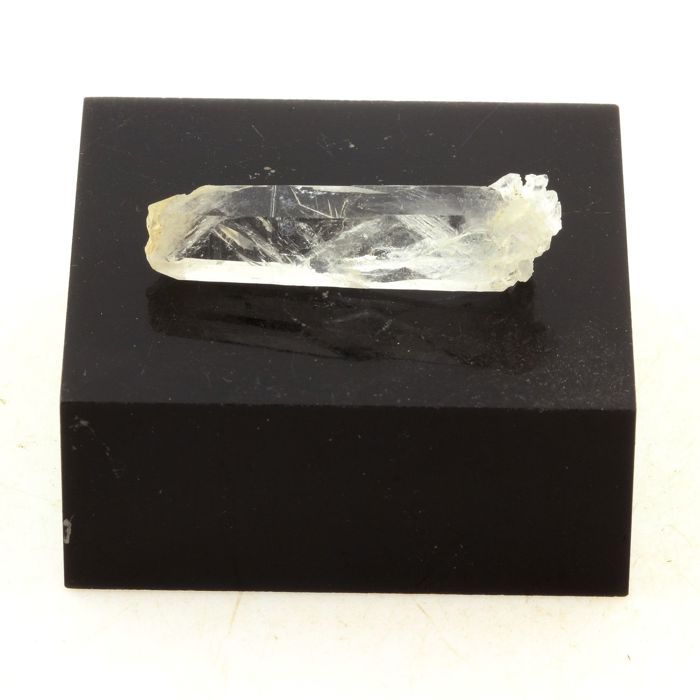 Quartz - La Gardette - 17 ct - Certificat d'authenticité - 35x10x4 mm - Gris