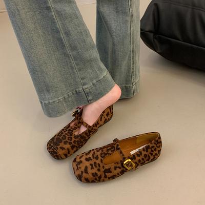 Корейская версия ретро туфель на плоской подошве с квадратным носком, женские 2025, осень, новые, плоская подошва, мягкая подошва, мягкая поверхность, с мелким вырезом, Мэри Джейн во