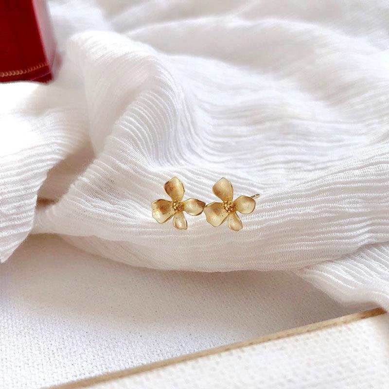 Korean Gardenia Earrings Sweet and Elegant Everyday