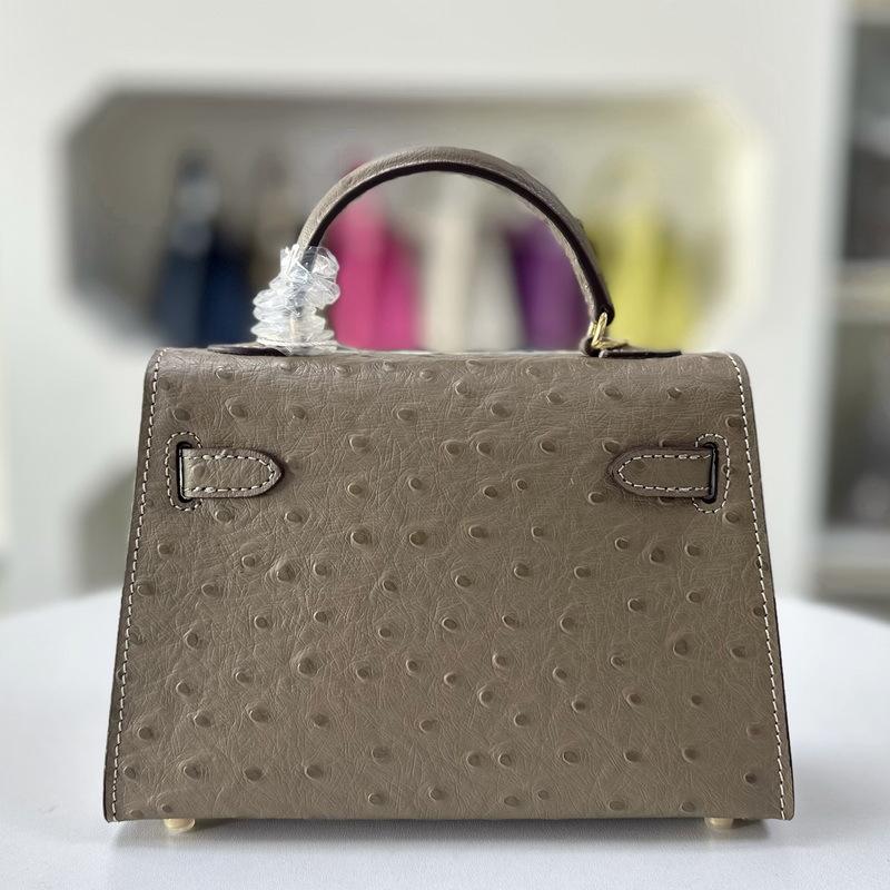 Сумка с узором под страуса первого и второго поколения