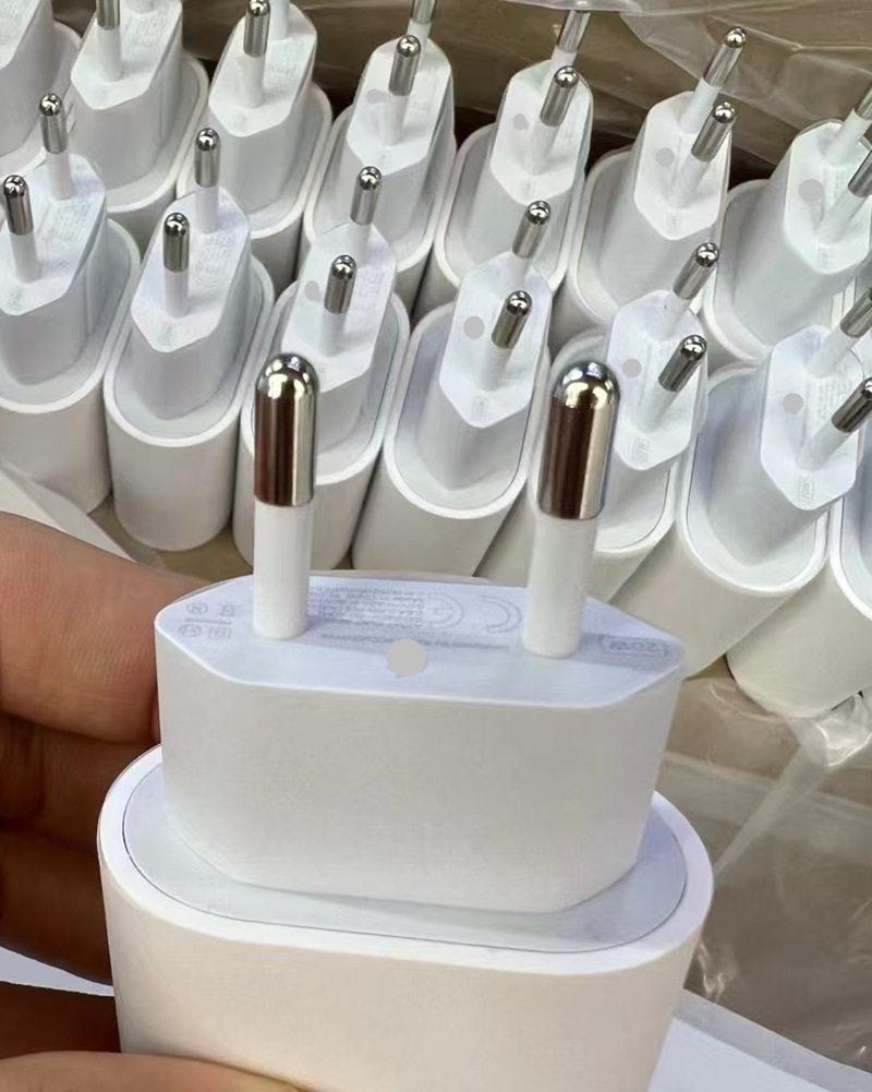 Адаптер питания USB-C мощностью 20 Вт