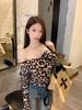 Топ с леопардовым принтом на одно плечо, облегающий, с длинным рукавом