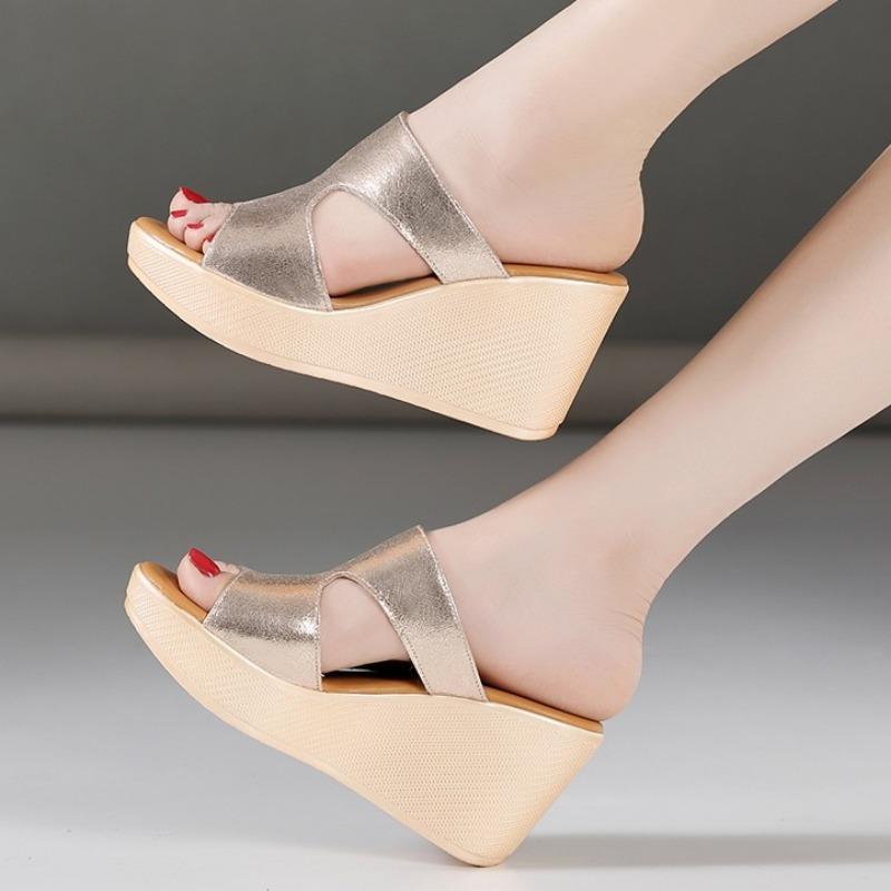 2024 Летние женские тапочки, модные брендовые женские босоножки на танкетке, повседневные открытые носки, пляжная юбка, тапочки с толстой подошвой