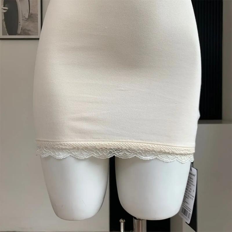 Sleeveless Dresses for Women Sexy Lace Hot Female Bodycon Dress Korean Fashion Mini Vestidos with Chest Pad Inner Wear Clubwear