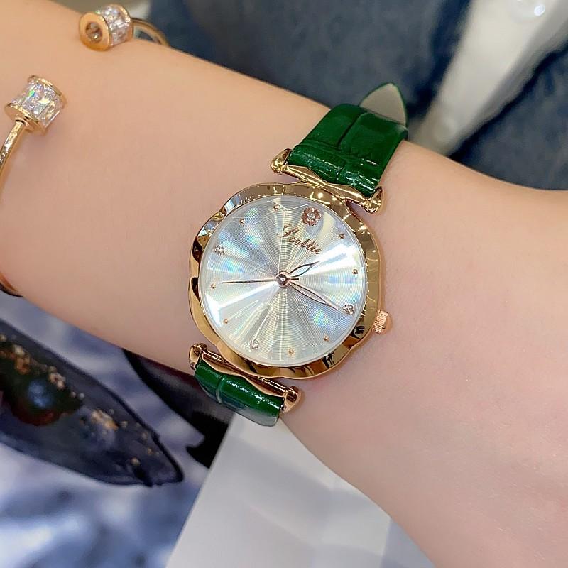 Fashion Women'S Belt Watch Simple Wind Watch Femininity Personality Casual Quartz Watch