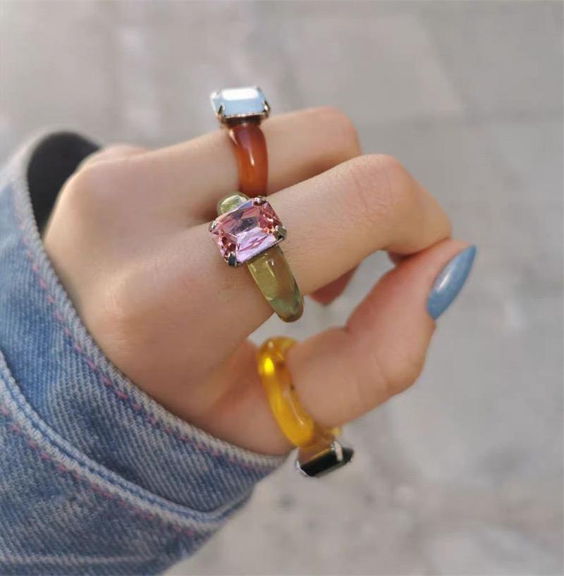HangZhi 2020 New Japan Unique Chunky Colorful Rhinestones Transparent Acrylic Plastic Ring for Women Girls Party Jewelry