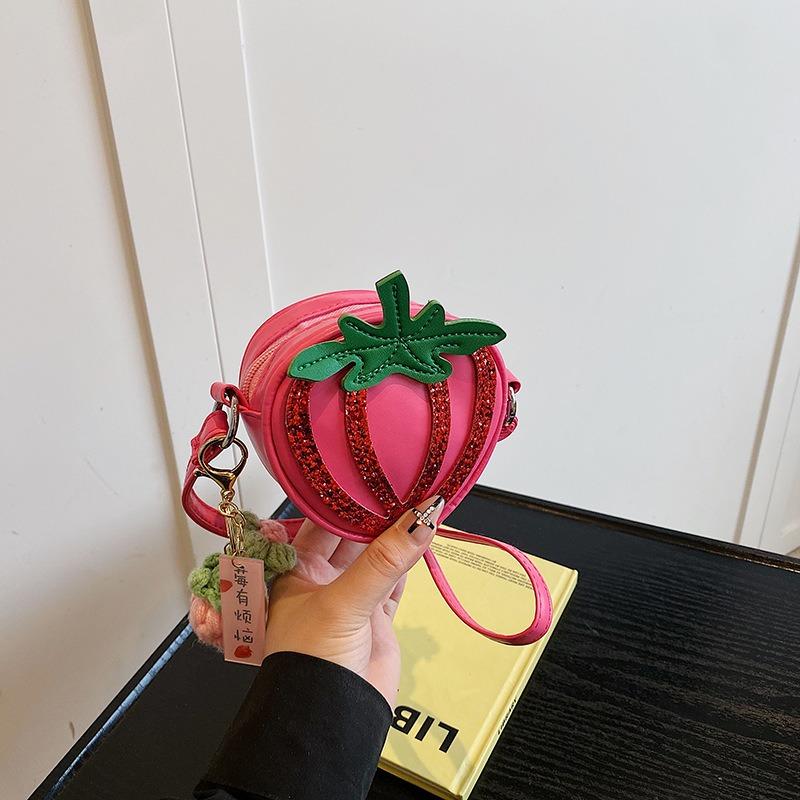 Мини фруктовая сумка клубничка персонализированная нишевая дизайнерская сумка для девочки ребенка студента модная на плечо сумка-мессенджер
