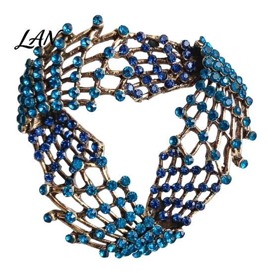 Hollow Loop Brooch Rhinestone Twisting Brooch, Decorative Lapel Pin Clip for Men Women, Sweater Cardigan Coat Suit Jewelry Accessories